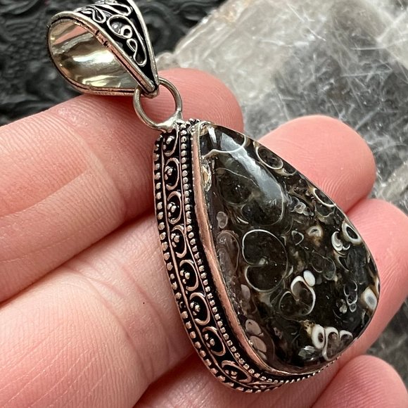 Turitella Fossiliferous Elimia Agate Crystal Stone Jewelry Pendant - Picture 5 of 8